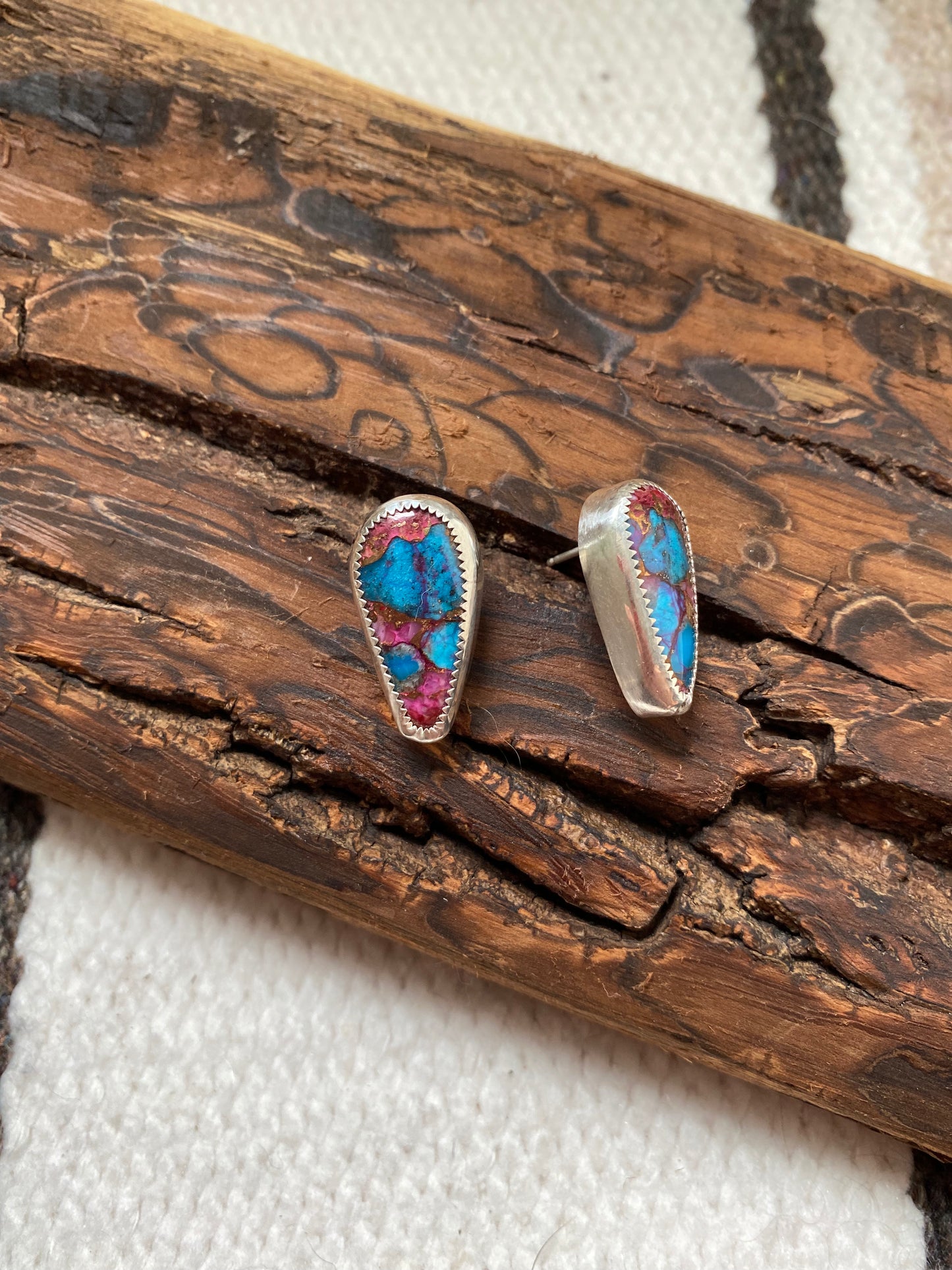 Mohave Kingman Studs